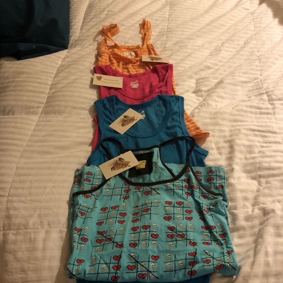 Hollister Tops - Bundle/Lot of 4 Tanks NWT M Hollister&Pamala